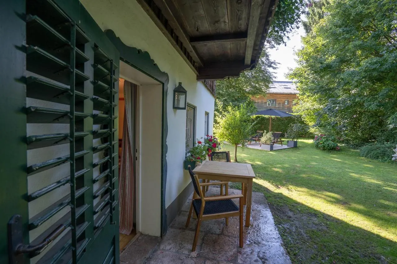 Hotel Der Schlosswirt Zu Anif - Biedermeierhotel Und Restaurant