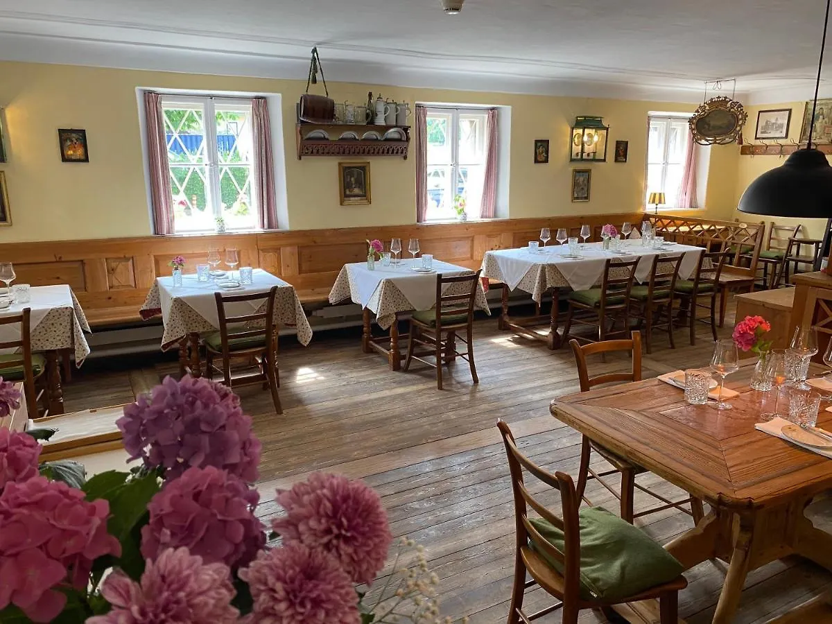 Der Schlosswirt Zu Anif - Biedermeierhotel Und Restaurant