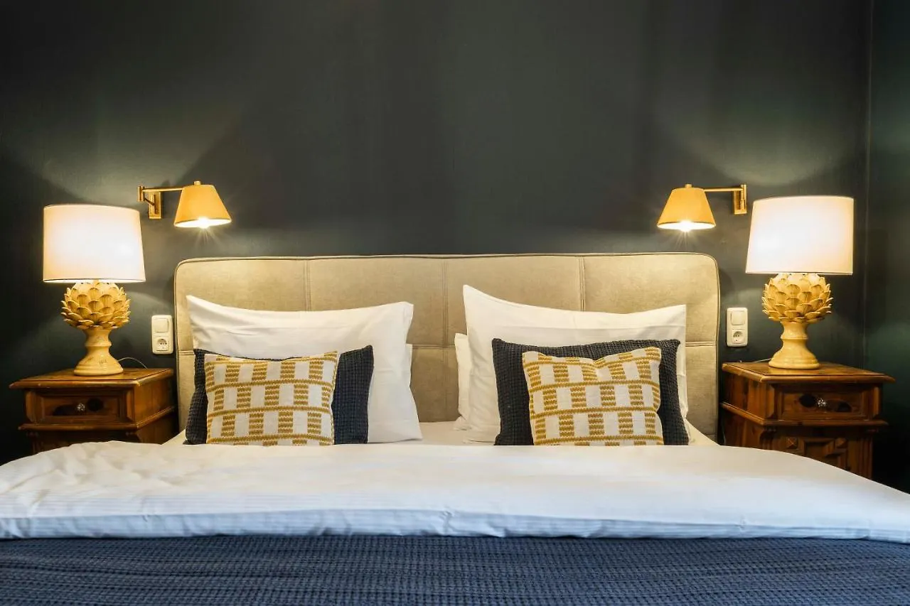 Hotel Der Schlosswirt Zu Anif - Biedermeierhotel Und Restaurant