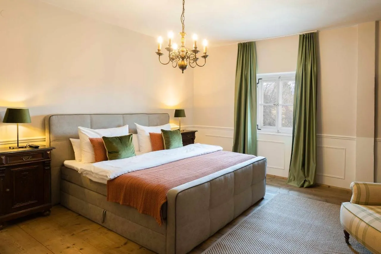 Hotel Der Schlosswirt Zu Anif - Biedermeierhotel Und Restaurant