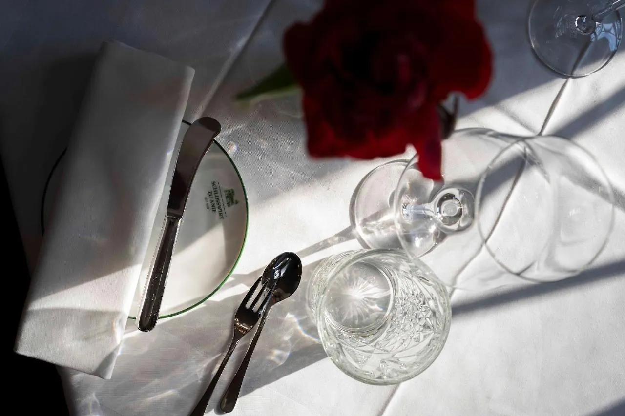 Der Schlosswirt Zu Anif - Biedermeierhotel Und Restaurant 4*,  Austria