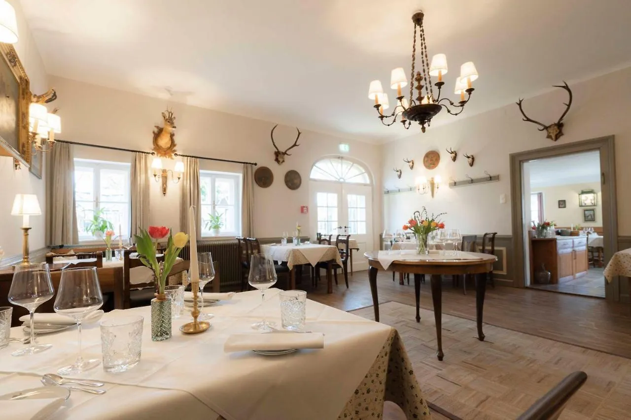 Der Schlosswirt Zu Anif - Biedermeierhotel Und Restaurant 4*,  Austria