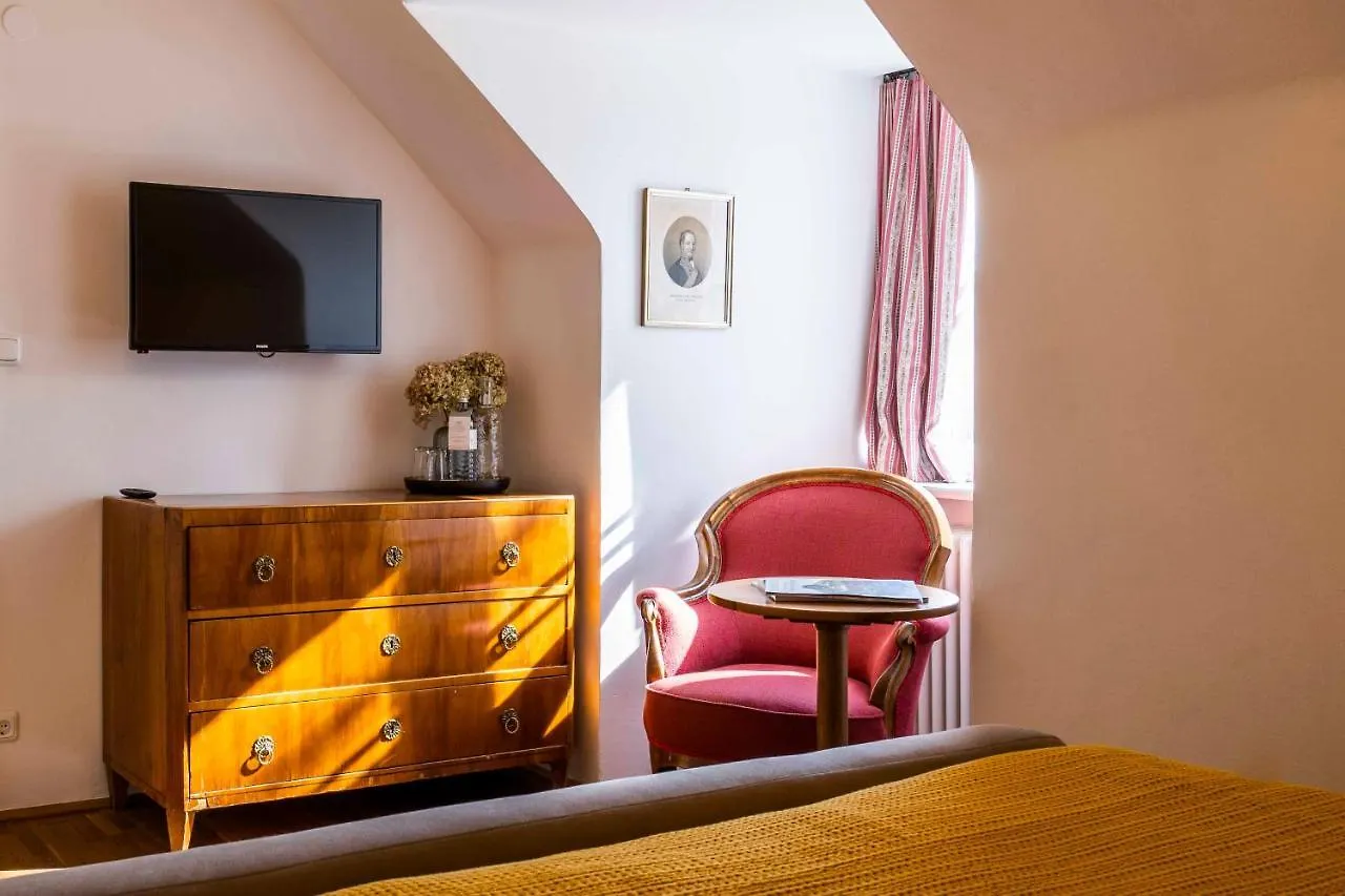 **** Hotel Der Schlosswirt Zu Anif - Biedermeierhotel Und Restaurant Austria