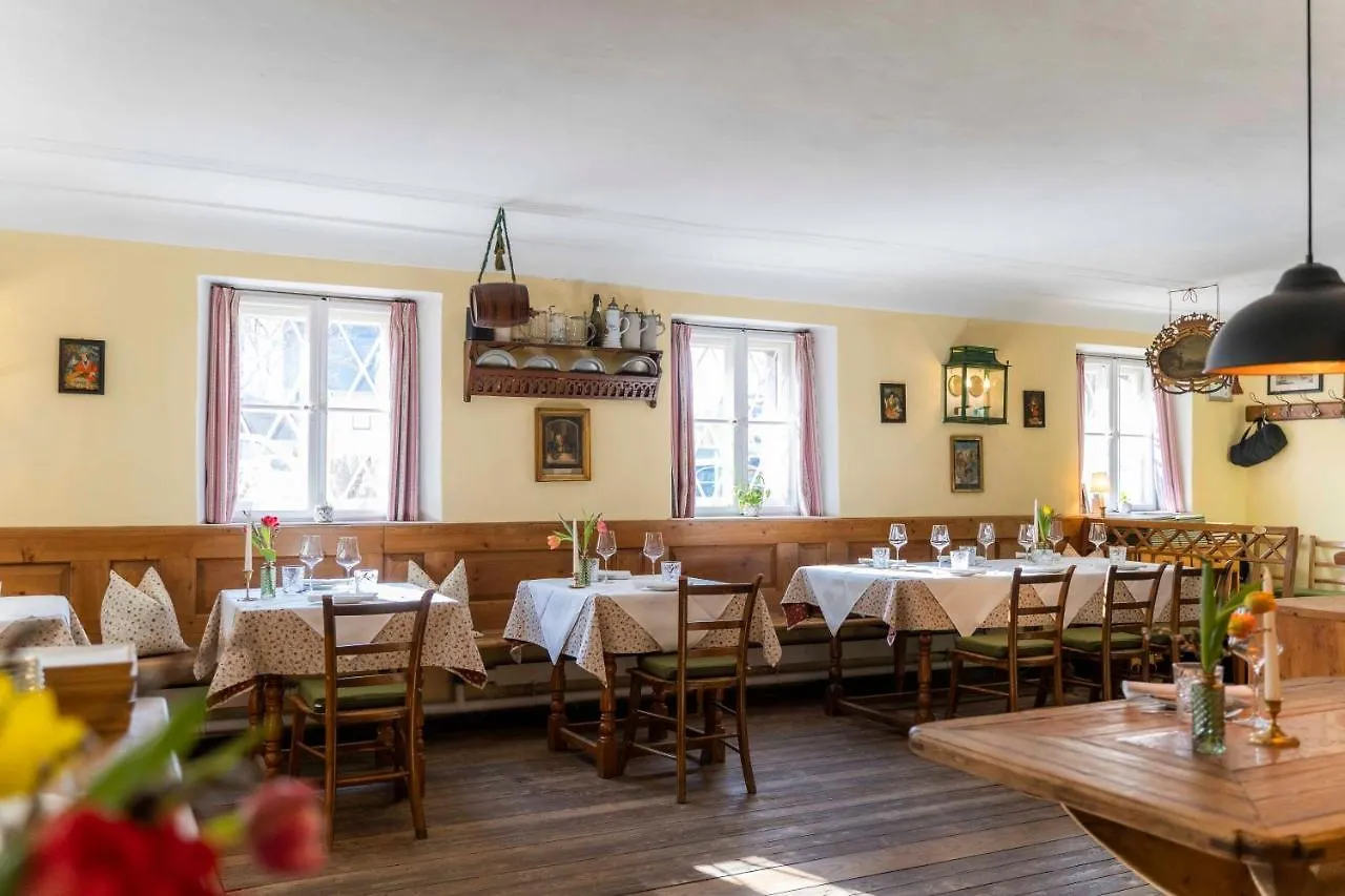 Der Schlosswirt Zu Anif - Biedermeierhotel Und Restaurant