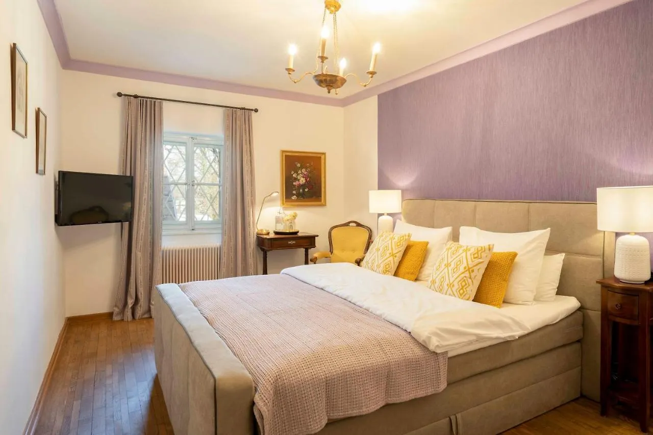 Der Schlosswirt Zu Anif - Biedermeierhotel Und Restaurant 4*,  Austria