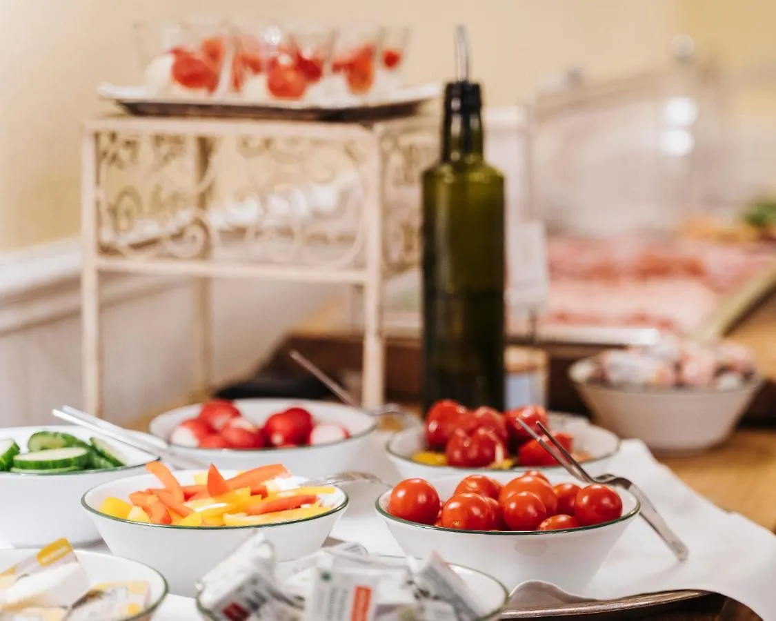 Der Schlosswirt Zu Anif - Biedermeierhotel Und Restaurant 4*,  Austria