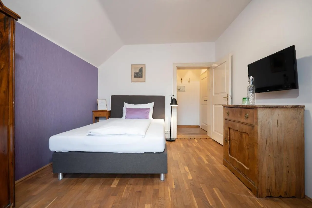 Der Schlosswirt Zu Anif - Biedermeierhotel Und Restaurant 4*,
