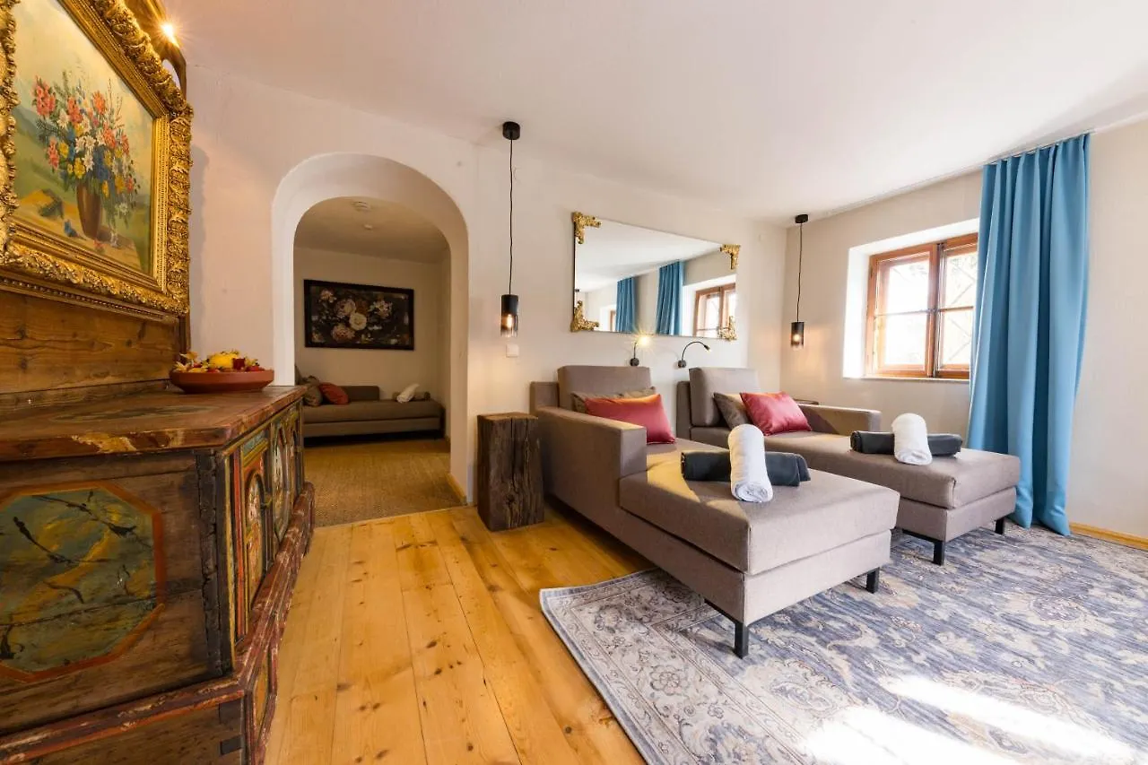 **** Hotel Der Schlosswirt Zu Anif - Biedermeierhotel Und Restaurant Austria