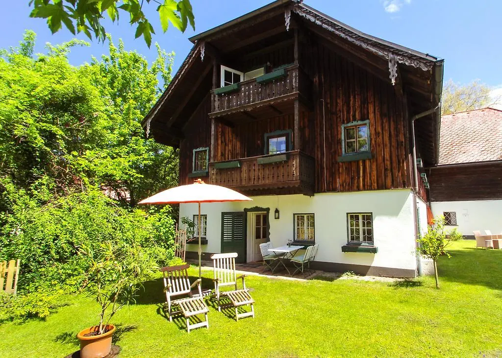 Der Schlosswirt Zu Anif - Biedermeierhotel Und Restaurant 4*,
