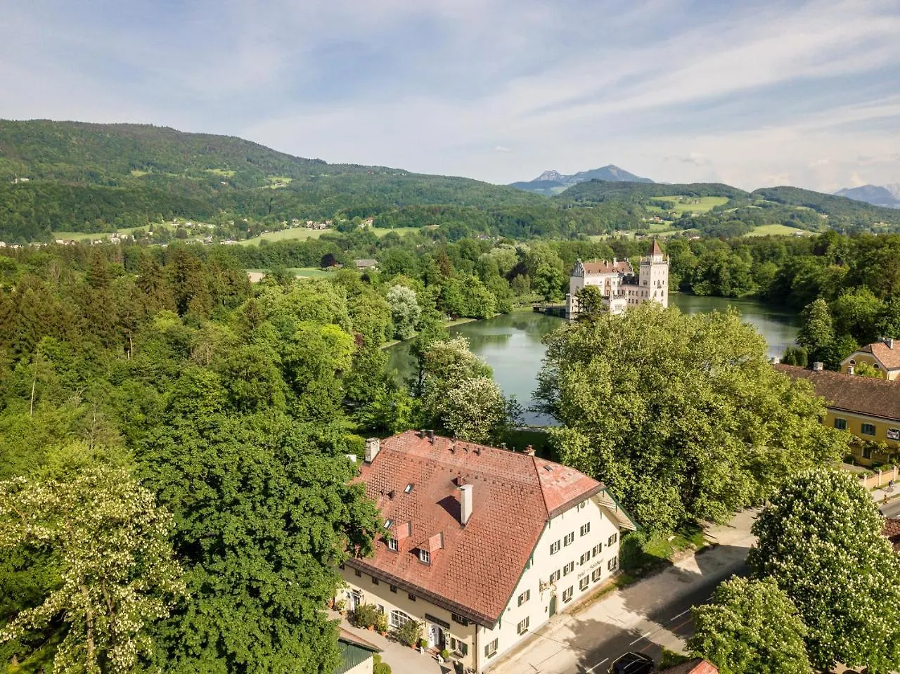 Der Schlosswirt Zu Anif - Biedermeierhotel Und Restaurant 4*,