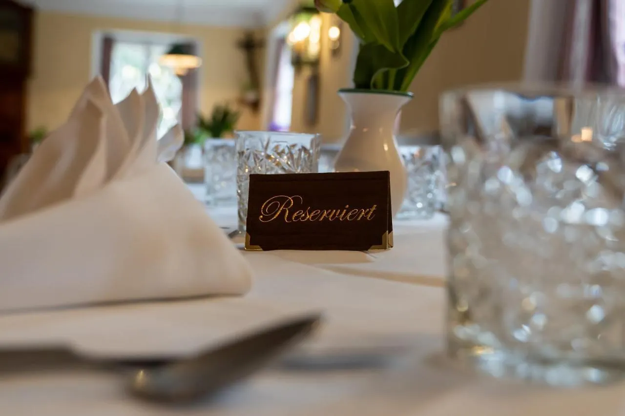 Hotel Der Schlosswirt Zu Anif - Biedermeierhotel Und Restaurant